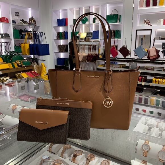 Michael Kors Handbags - Michael Kors Kimberly 3 in 1 Tote Bag